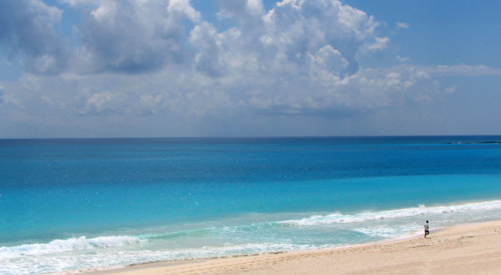 cancun beach open