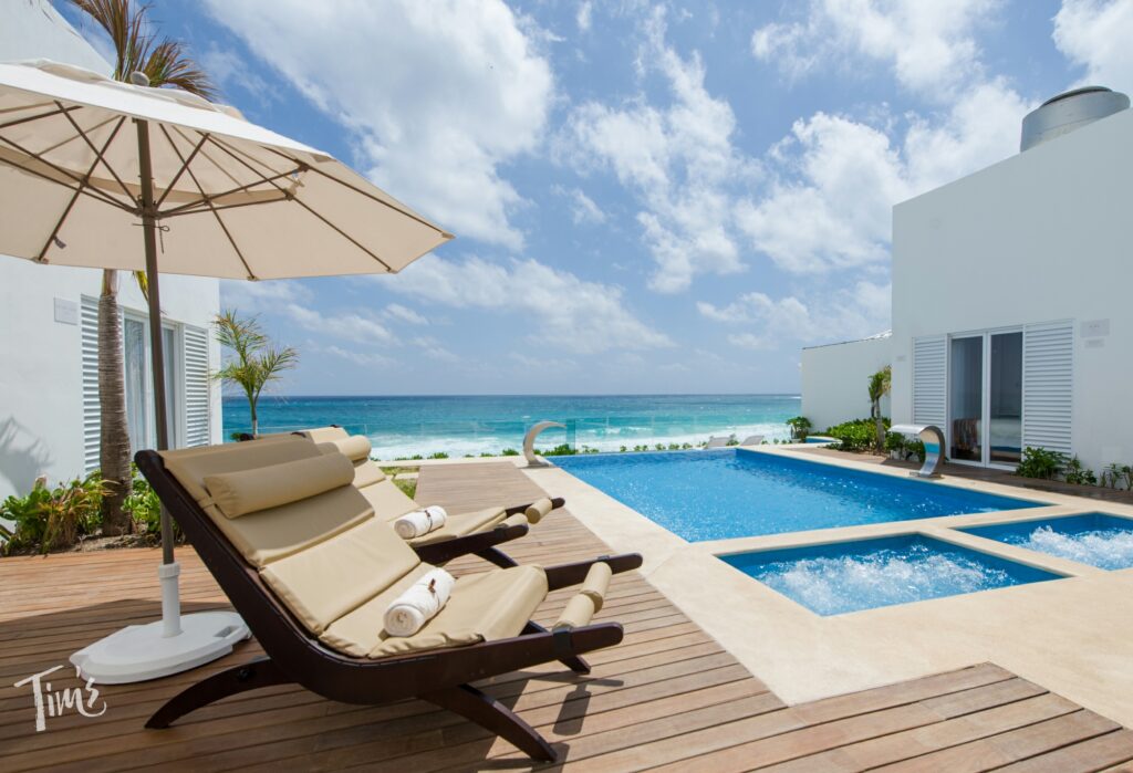 The NUUP Spa Hydrotherapy Ludic Pool, Tim's Ocean Condos in Cancun Mexico
