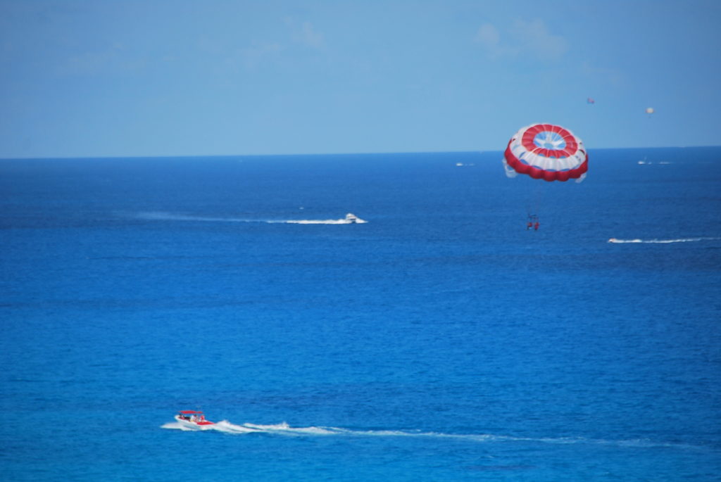 Parasail on the ocean in Cancun