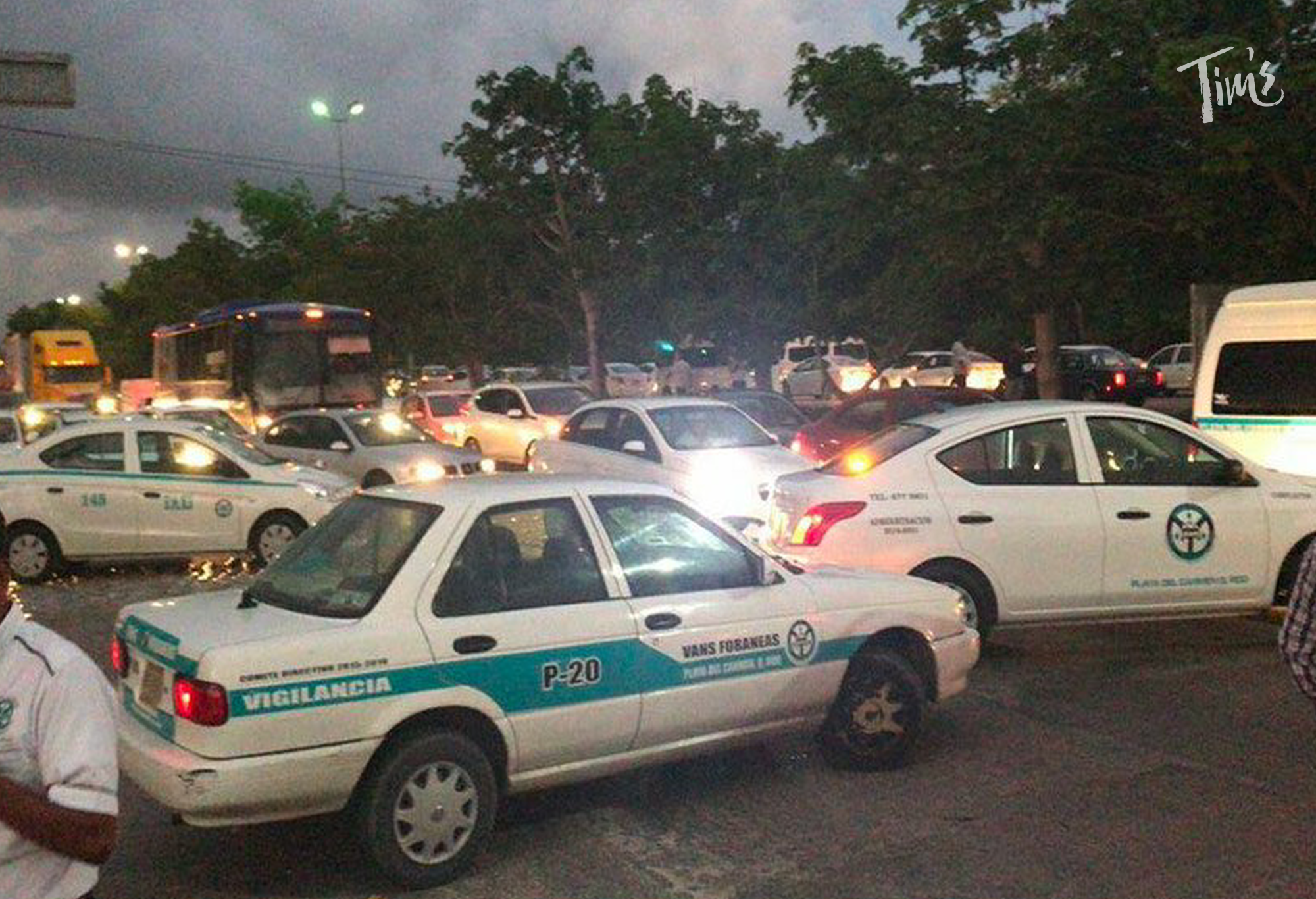 cancun taxi driver protest Uber 2023