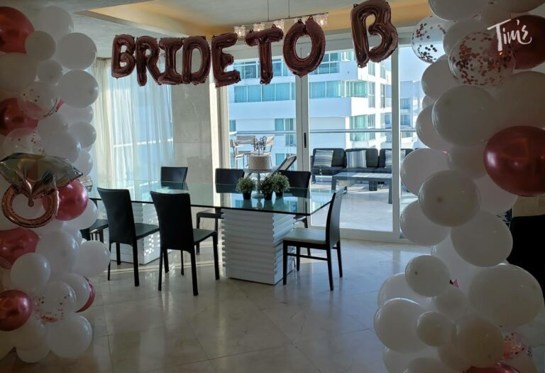 Balloons in Cancun for Bride to B Party