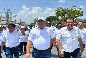 Cancun taxi drivers protesting Uber services in front of the airport, blocking access to the terminal.