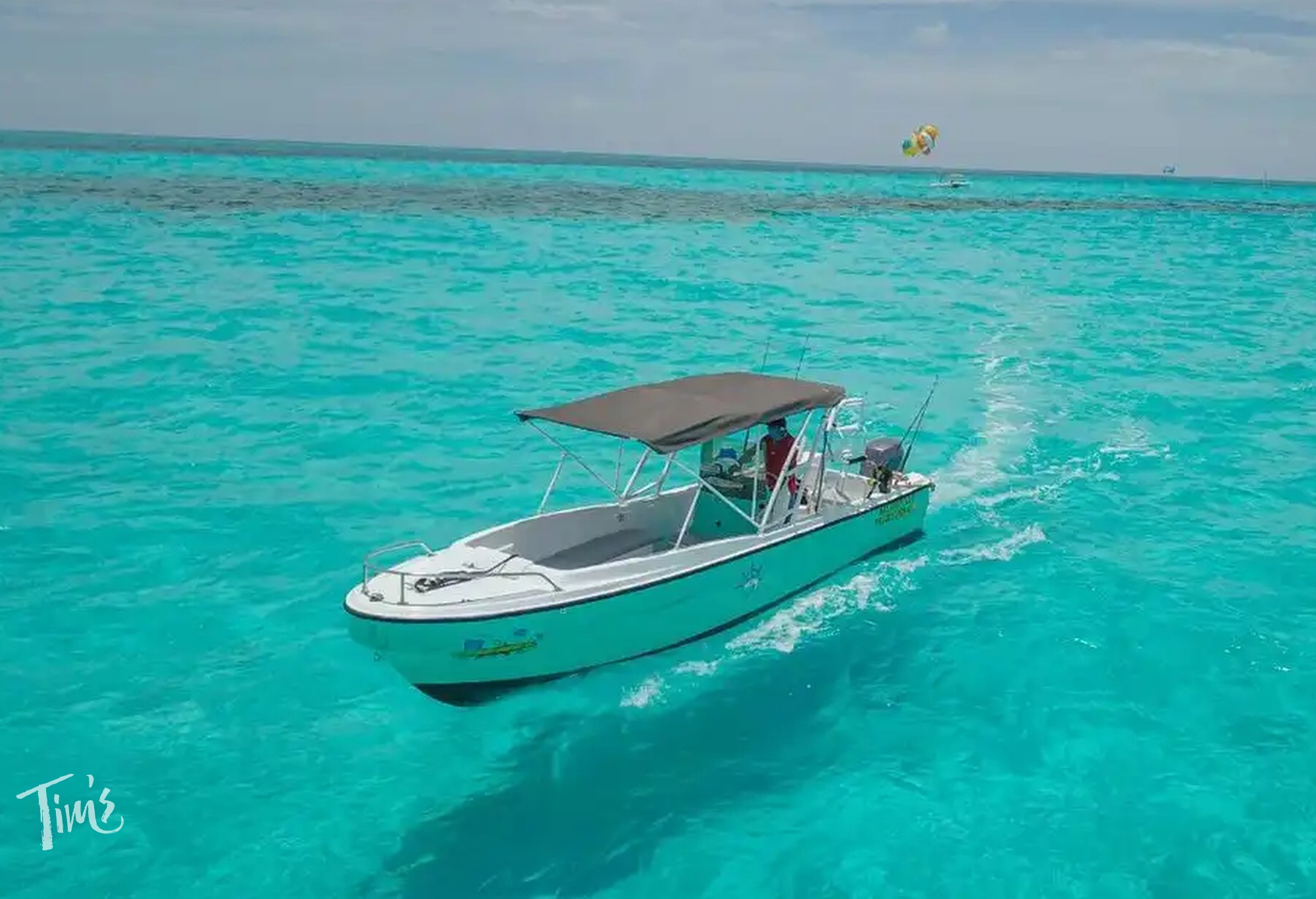 Mikes snorkeling boat ride Cancun Isla Mujeres clear water