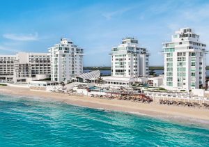ÓLEO Cancún Playa beachfront resort in Cancun during management transition